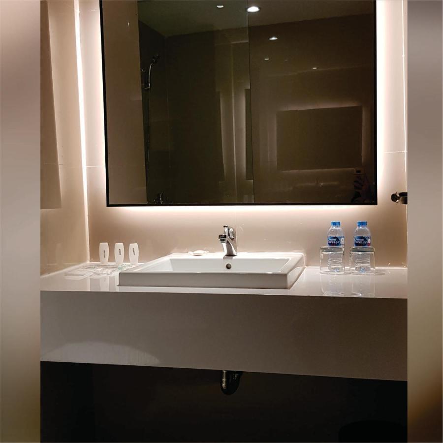 Aimas Hotel And Convention Centre Соронг Екстериор снимка